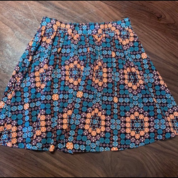 Short Flowy Skirt - Picture 1 of 2